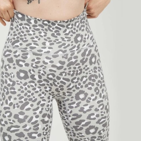 Aerie OFFLINE NWOT Goals High Waisted Leopard Leggings Size M - Picture 2 of 10
